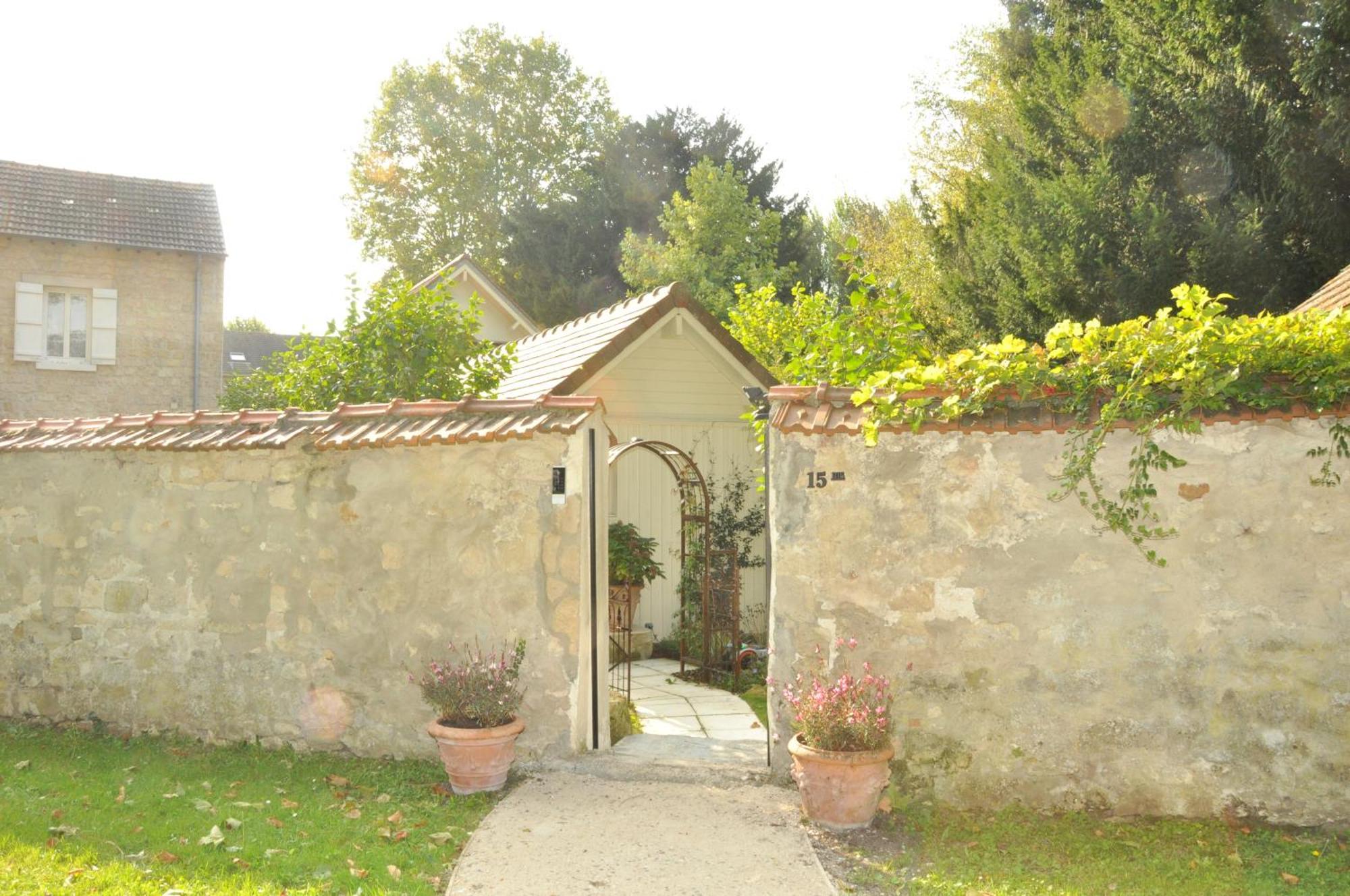 Nouveau Au Coeur De L'Isle Adam - Le Clos De L'Isle Bed and Breakfast Buitenkant foto